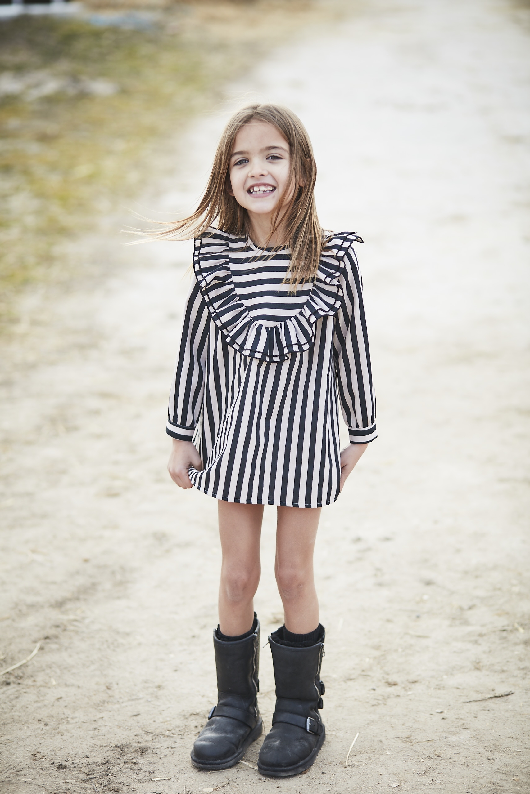 GLOVOBÓ Vestido Niña Evasé Rayas Negro Beige Missbaby