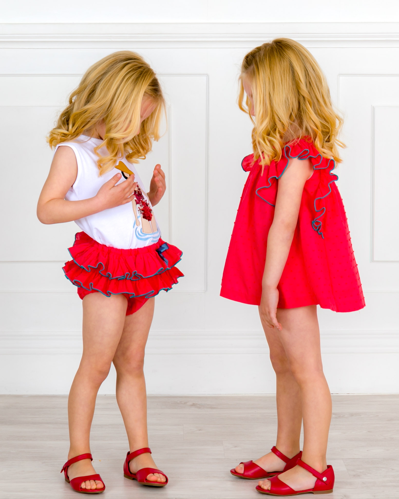 Lois Camiseta roja niña lentejuelas reversibles – Chicoleta Moda Infantil