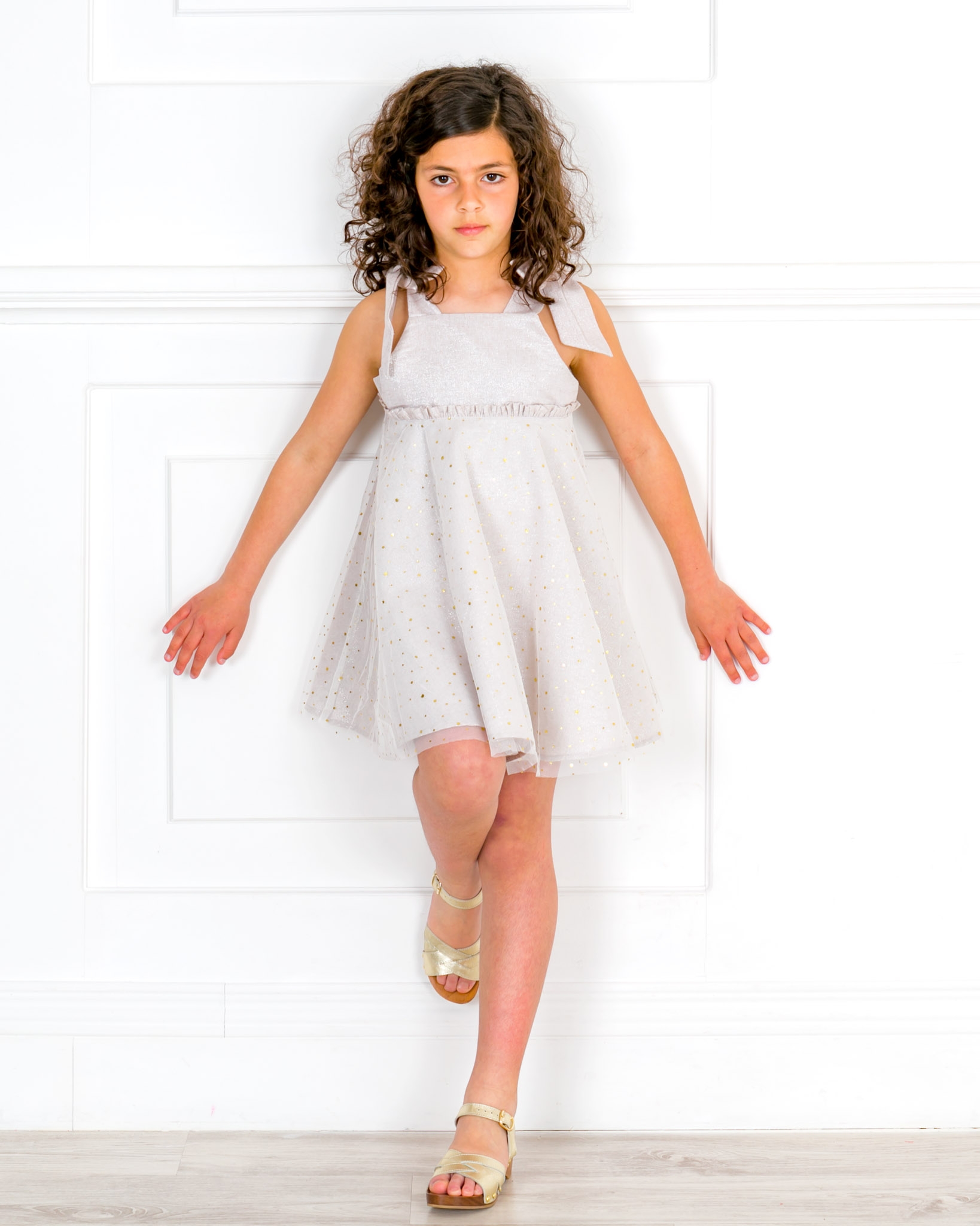 Little girl wooden clogs deals